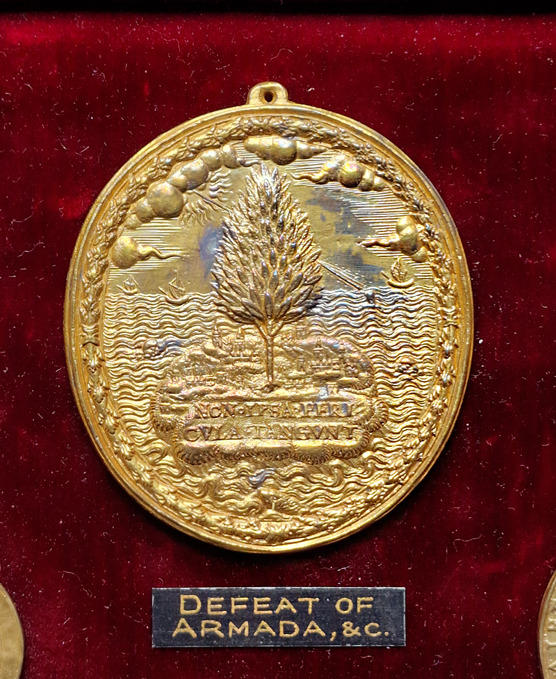 Elizabeth I – Cromwell, a set of medals in the British Museum (by Robert Ready)